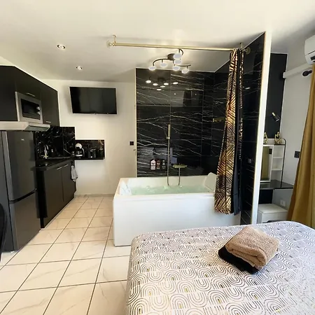 Luxury 아파트 프롱티냥