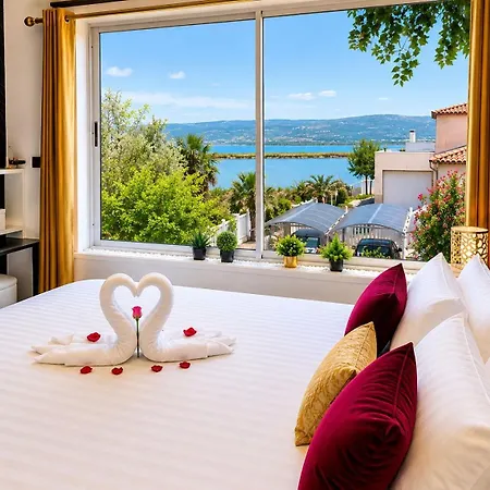 Luxury Apartment *